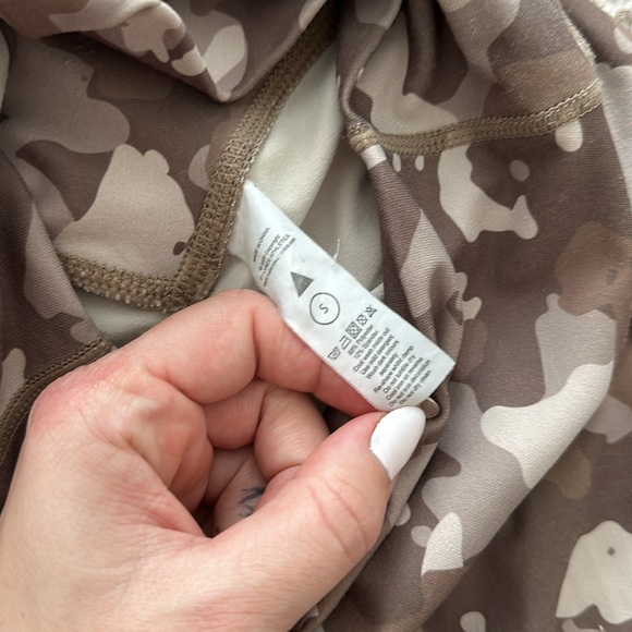 Balance Athletica Leggings Neutral Camo - Picture 3 of 3